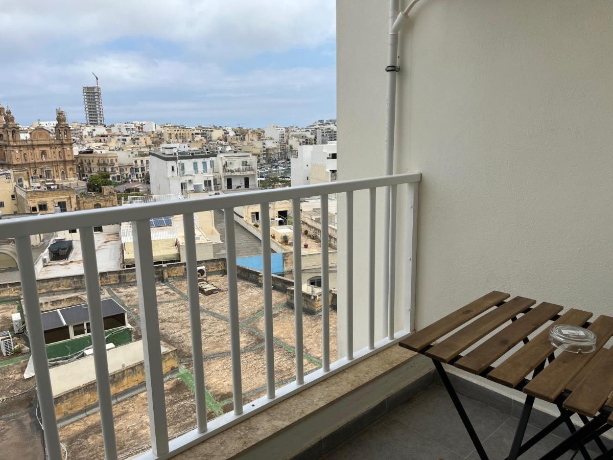 F10 Modern And Bright Apartment In Malta Мсида Екстериор снимка